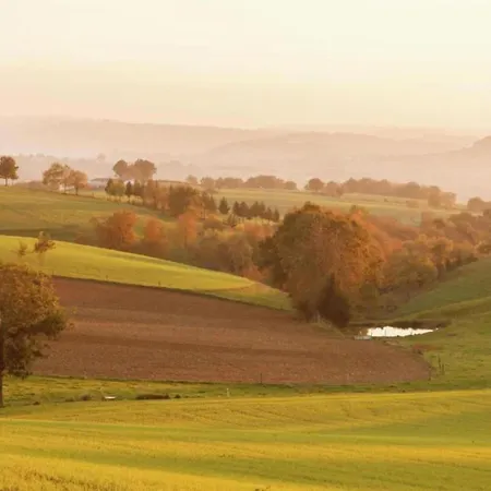 Senezergues Garden Hideaway Hébergement de vacances