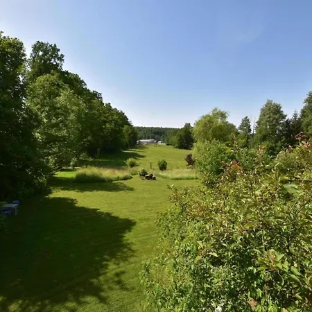 Senezergues Garden Hideaway Hébergement de vacances Cassaniouze