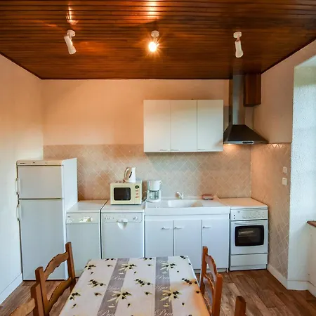 Senezergues Garden Hideaway *