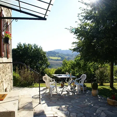 Senezergues Garden Hideaway Hébergement de vacances