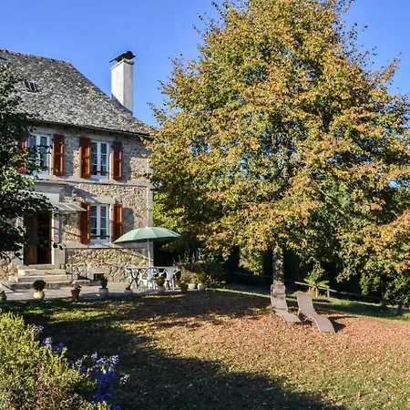 Comfortable Holiday Home With Garden * Cassaniouze