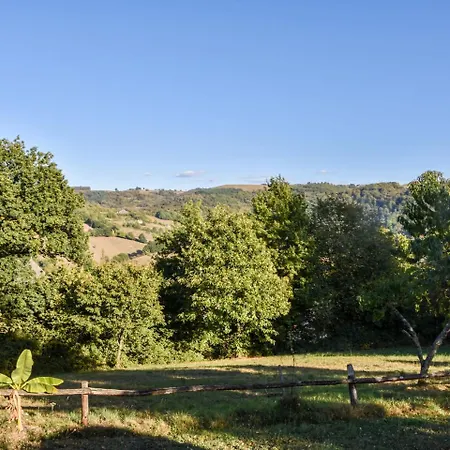 Comfortable Holiday Home With Garden