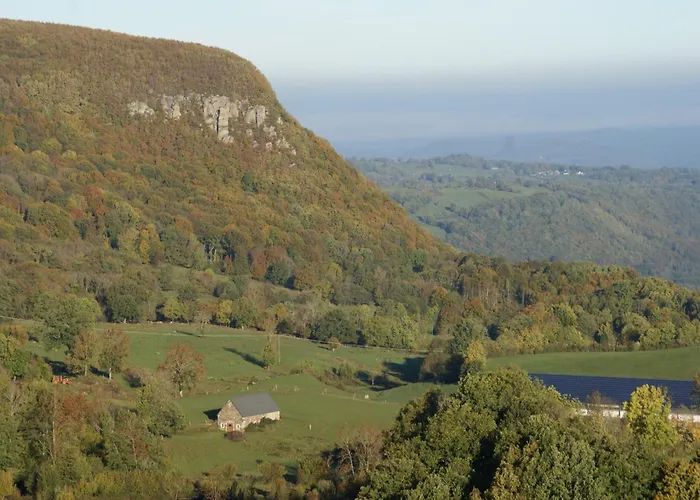 Senezergues Garden Hideaway